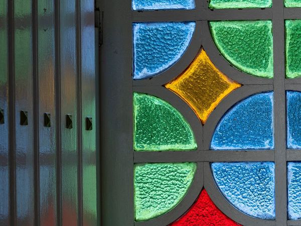 Merrill Images 아티스트의 Cuba-Vinales-UNESCO World Heritage Site-stained glass window작품입니다.